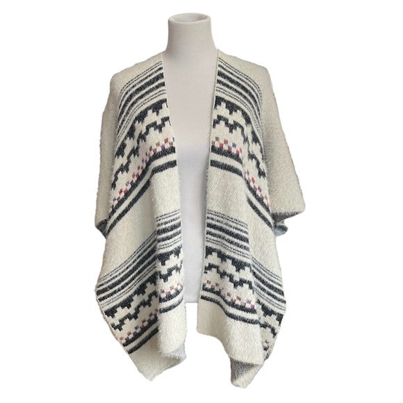Anthropologie AKEMI + KIN Aztec Shrug Cardigan Poncho Sweater Eyelash Knit O/S - Picture 2 of 13